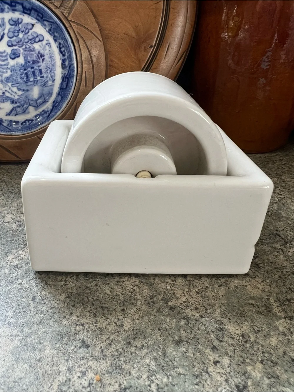 VINTAGE IDL SENIOR MOISTENER WHITE PORCELAIN ENVELOPE/ STAMP ROLLER MADE IN USA